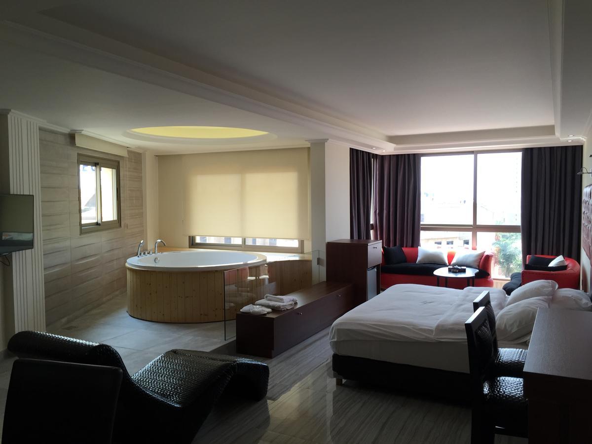 Aphrodite Hotel Ţabarjā Bagian luar foto