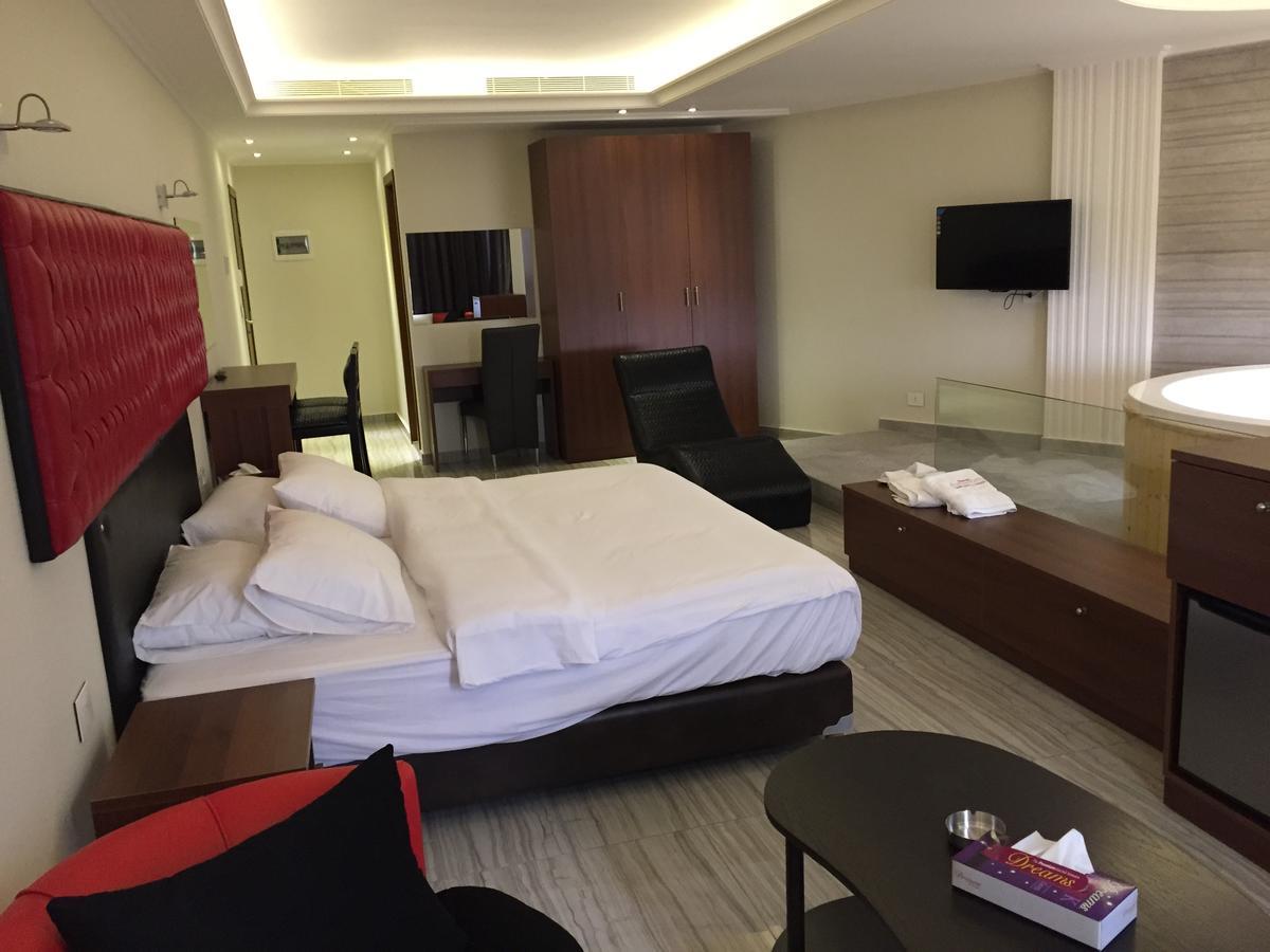 Aphrodite Hotel Ţabarjā Bagian luar foto