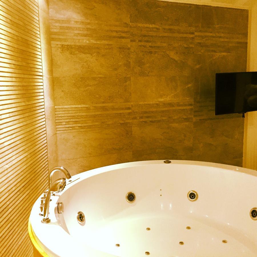 Aphrodite Hotel Ţabarjā Bagian luar foto