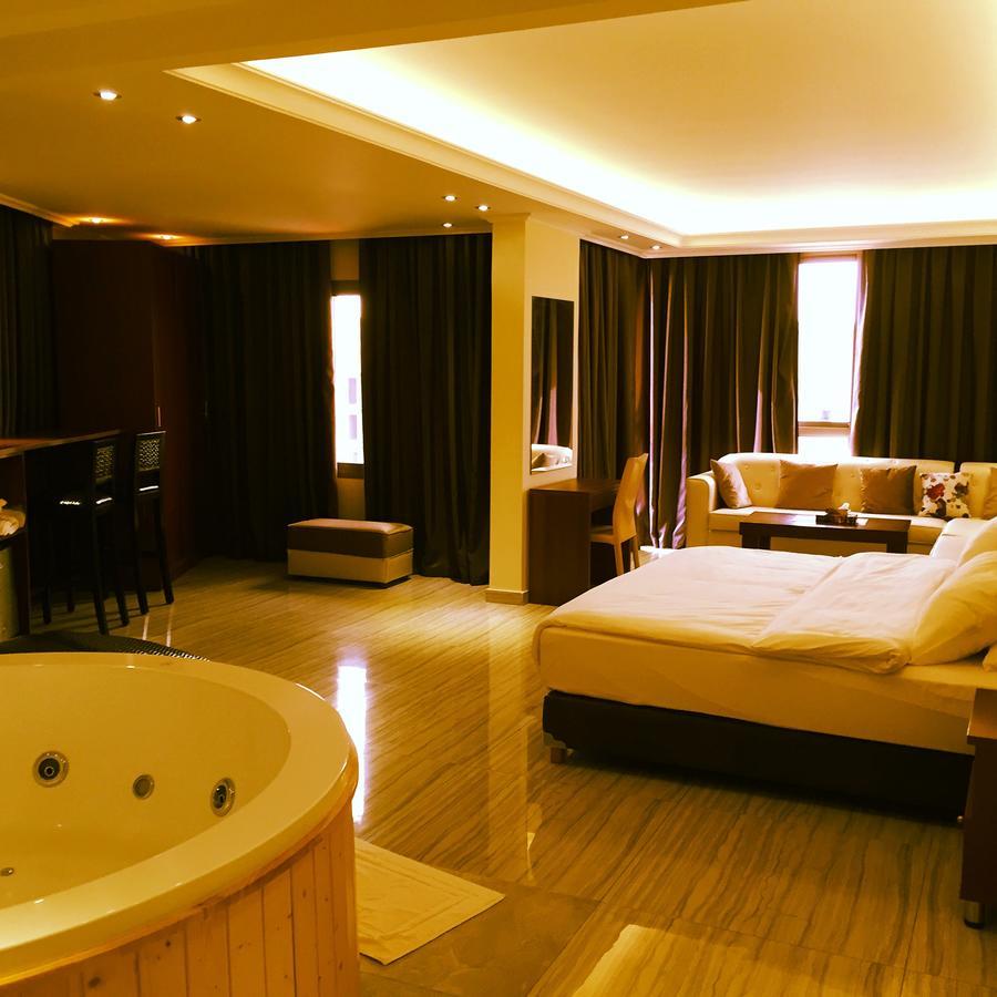 Aphrodite Hotel Ţabarjā Bagian luar foto